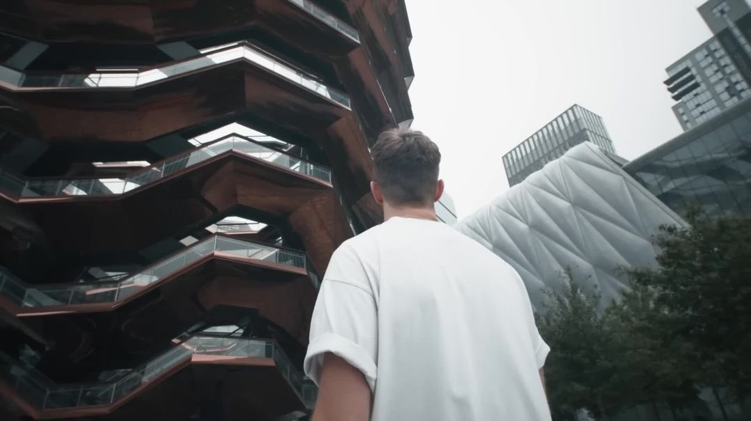 The Chainsmokers, ILLENIUM - Takeaway (Official Video)