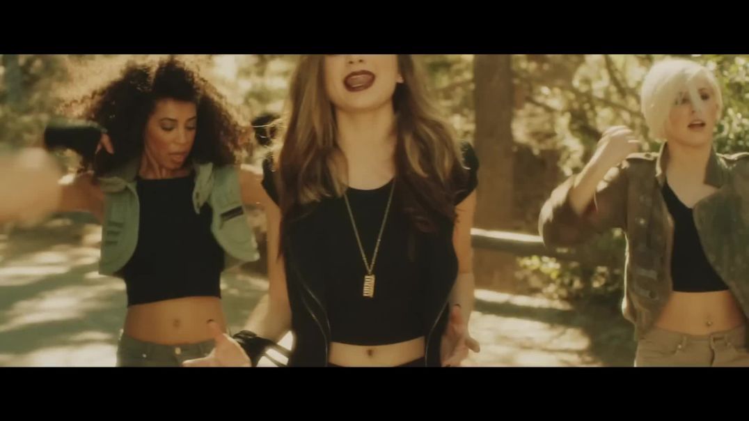 The Chainsmokers - Dont Let Me Down (Official Video)
