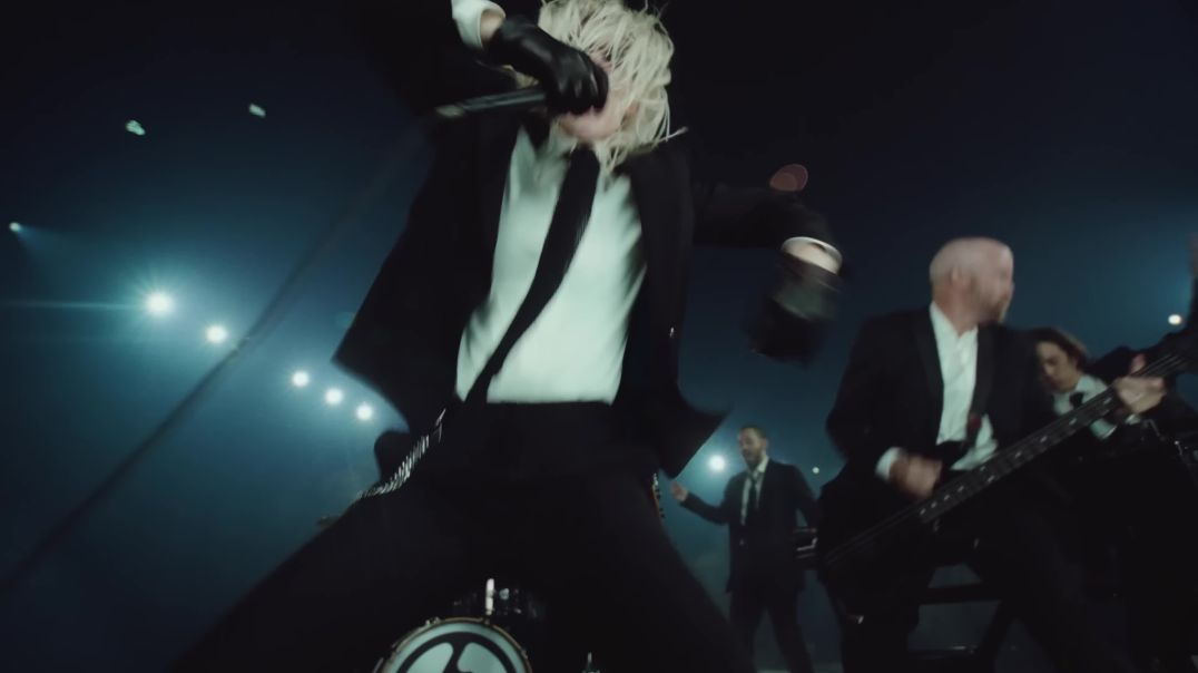 Linkin Park - Two Faced (Official Music Video)